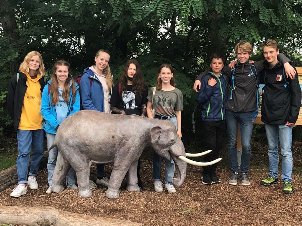 Ein Foto von unserer Schülerfirma bei ihrem Besuch im Erfurter Zoopark